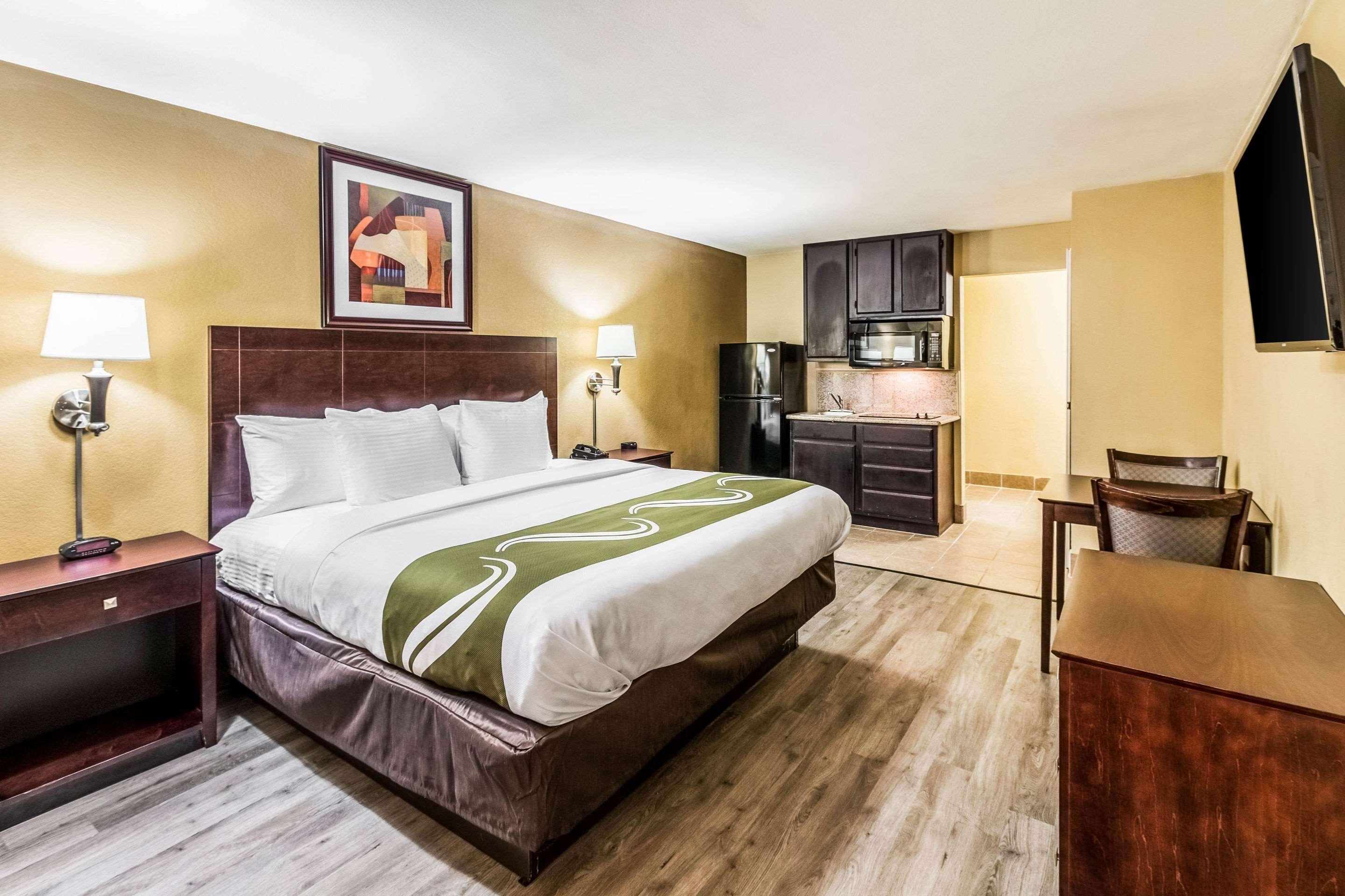 קורסיקנה Quality Inn מראה חיצוני תמונה