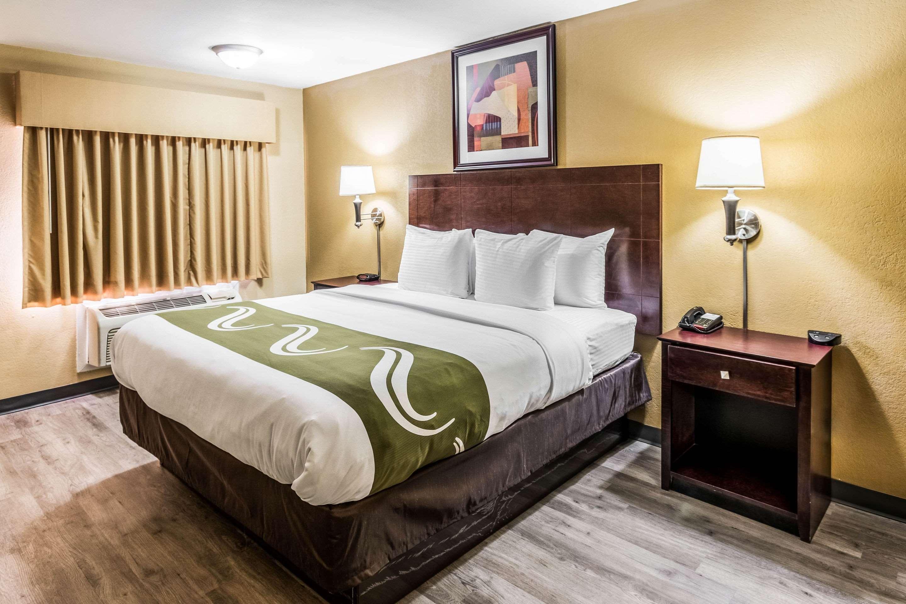 קורסיקנה Quality Inn מראה חיצוני תמונה