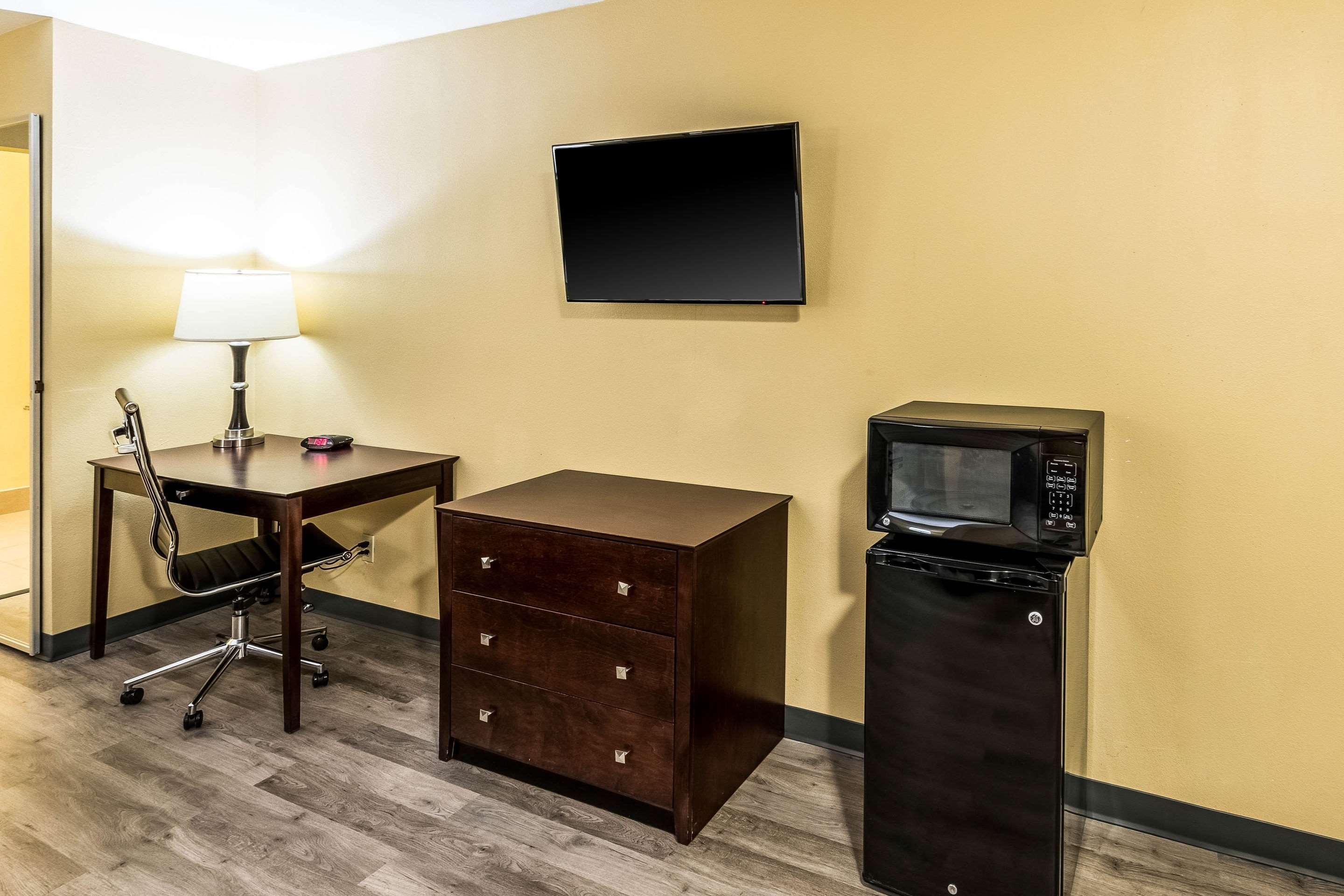 קורסיקנה Quality Inn מראה חיצוני תמונה